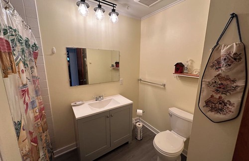 Glens Falls House | Saratoga Track Rental in Glens Falls