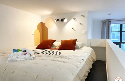 Downtown Le Havre Apartment | l'Orient-Express - Jacuzzi SPA - Parking - Loft