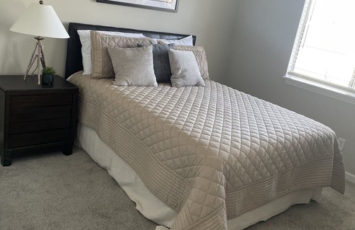Graham Apartment | Peaceful Two Bedroom