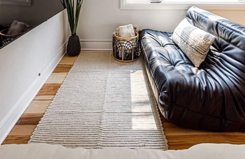 Centretown West Apartment | La Dolce Vita Studio Apartment w/ parking
