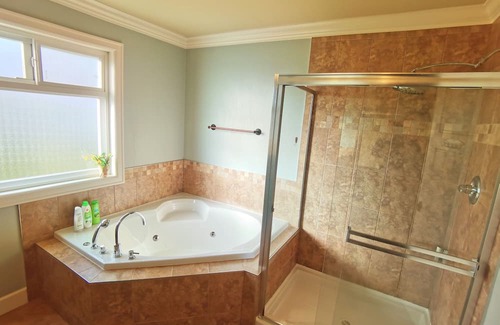 Yorkson House | Luxurious house in willoughby center