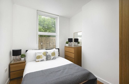 North Kensington Apartment | Ladbroke Grove 2 Bed