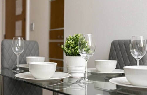 North Kensington Apartment | Ladbroke Grove 2 Bed