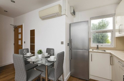 North Kensington Apartment | Ladbroke Grove 2 Bed