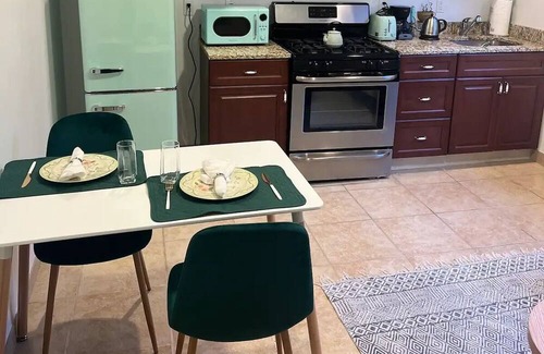 North Ironbound Apartment | Cozy Mint - 1BR in ironbound district