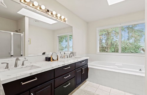 Vancouver House | Gorgeous 2963 SQ' Fully Furnished 4 Bedrooms House