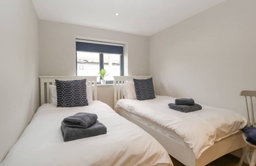 Newent Cottage | MEDLANDS, pet friendly, with a garden in Newent