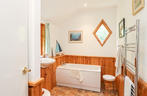 Loch Tay Cottage | WATERFALL COTTAGE, pet friendly, with open fire in Aberfeldy