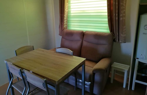 Bollezeele House | Joli Mobil Home 2 Chambres Dans un Camping Familiale