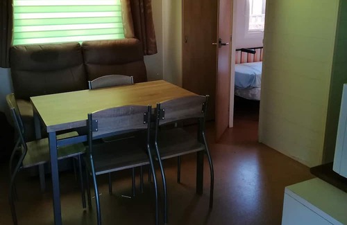 Bollezeele House | Joli Mobil Home 2 Chambres Dans un Camping Familiale