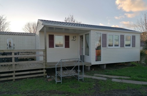 Bollezeele House | Joli Mobil Home 2 Chambres Dans un Camping Familiale