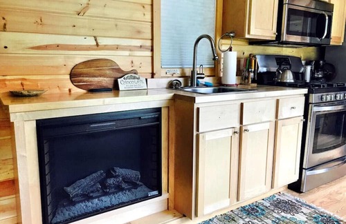 Marion House | Dogs, Tiny House, Steam Sauna, Kayaks & Fire