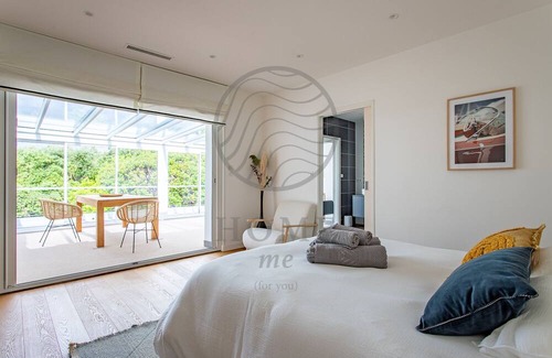Le Canon Villa | Architect-designed villa for 13 people with pool, at the village of Le Canon