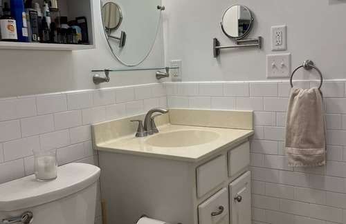 New Milford Apartment | Luxury condo at beautiful community lake