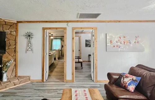 Livingston Other | Peaceful Ranch for Starviewing, Fire Pit, Spa, Feed the cow's treats.