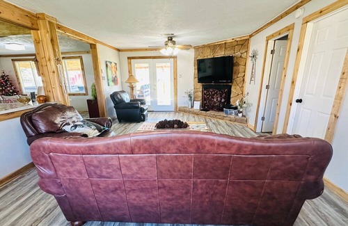 Livingston Other | Peaceful Ranch for Starviewing, Fire Pit, Spa, Feed the cow's treats.