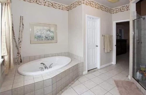 Northwest Colorado Springs House | 4BR mountain retreat, private Hot Tub, Close to Town