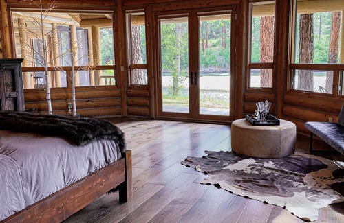 Grantsdale Cabin | Riverfront Suite at The Bitterroot Mile Club