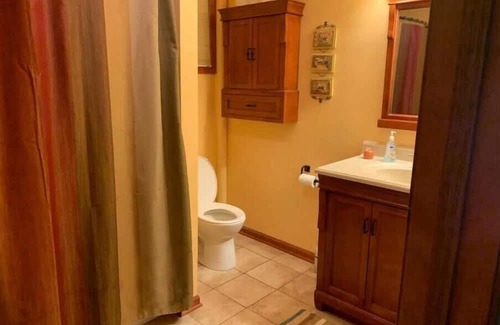 Harris House | Cozy lake place close to the cities on Goose Lake
