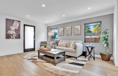 Silver Lake House | City Living by AvantStay | Large Outdoor Area