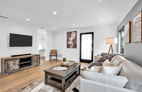 Silver Lake House | City Living by AvantStay | Large Outdoor Area