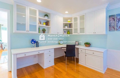 Woodbridge House | Lakefront Retreat #185