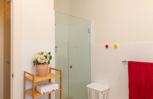Fullarton House | The Wattle House
