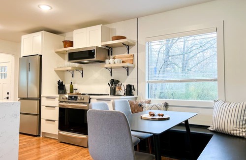 Morrisville House | Midcentury Meets Morrisville Minutes to RDU