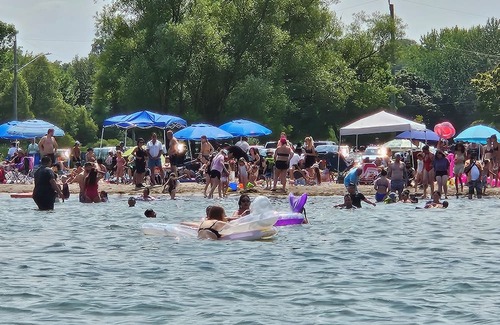 Alcona Cottage | nCottage Casablanca Villa all year round, steps from lake Simco,Innisfil Beachn