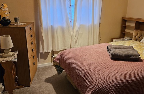 Openshaw House | 2 Bedroom Home Away From Home