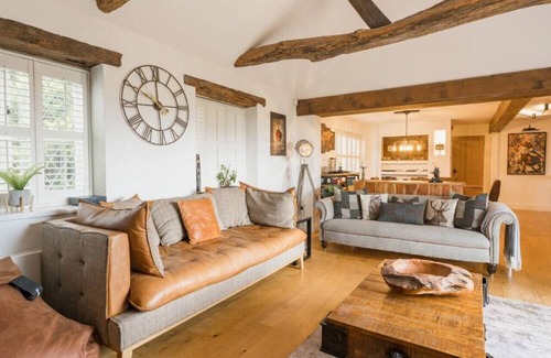 Chester House | Rural 4 bed former Coach House. Beautifully furnished