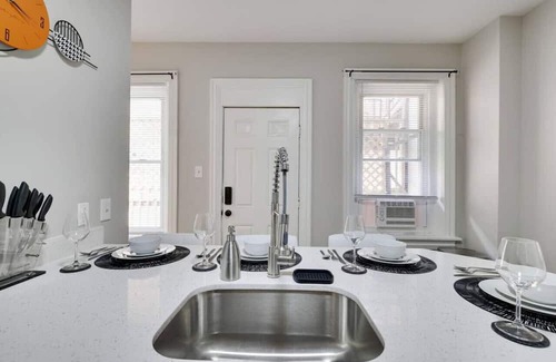 Allentown Apartment | Supreme Hidden Gem in Allentown