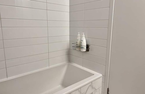 Fort York Condo | Downtown Toronto Modern Condo near Everything! + Free Parking /Walkers Paradise