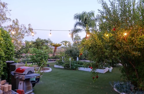 Orange House | Luxurious Villa 1 Bed + 1 Bth Stay