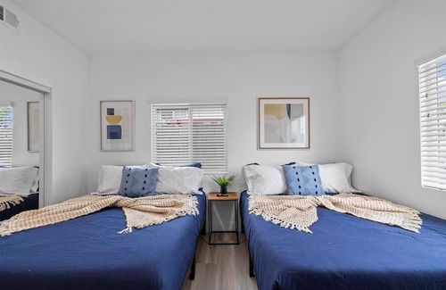 Placentia House | Brand New Build, Sleeps 20, Close to Disney, Angels Stadium, Honda Center