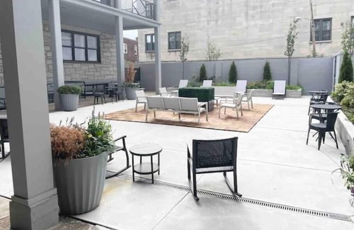 South Philadelphia West Apartment | ✨LUXURY STUDIO✨Near Univ. City, Airport & Stadiums