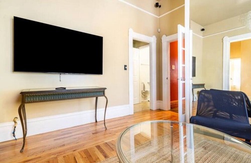 Downtown Oakland Apartment | Sleek Room in Victorian Townhome