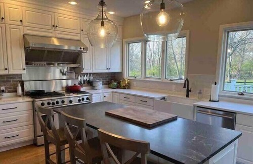 Anchorage House | Hot Tub|4BR|3.5Baths|Kentucky Derby Weekend