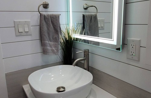 Edgewood House | 2BR Gem in Fort Lauderdale