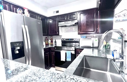 Tulsa Condo | Central Tulsa/ Jenks Condo with a Pool
