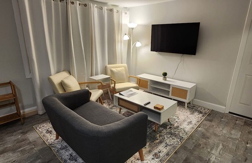 Hamden Condo | Welcoming & Clean Condo near Hamden Shopping