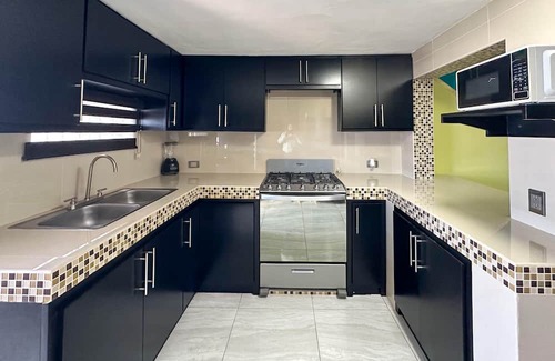 Nueva Esperanza House | Town Gem Getaway 3 Bed House with Pool