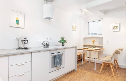 Prenzlauer Berg Apartment | Modern Flat with Homecinema, Netflix, 2 Min. Tram