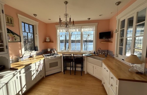 Newcastle House | Luxury harbor side home on the Damariscotta River Short walk to town