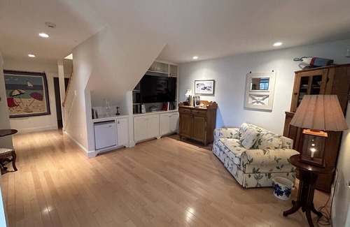 Newcastle House | Luxury harbor side home on the Damariscotta River Short walk to town