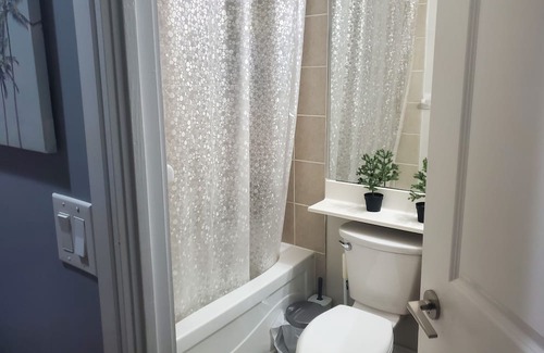Downtown Mississauga Condo | Lovely One Bedroom one bathroom condo in Downtown Mississauga by Square One