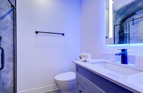 Markham House | Cozy home in Markham city where you can gather with family and friends.