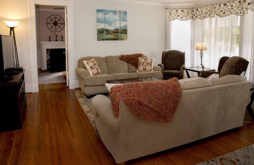 Hammondsport House | Liberty Park Manor