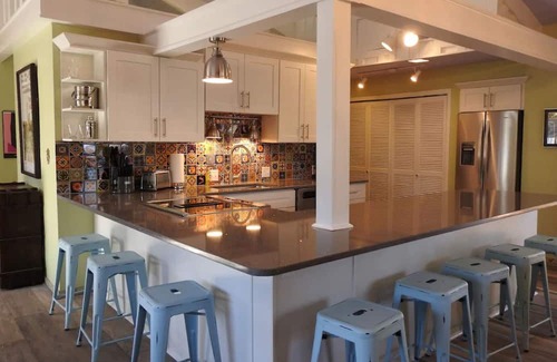 Eden Isle Cottage | Cozy Lake House on Eden Isle, near Heber Springs, Arkansas