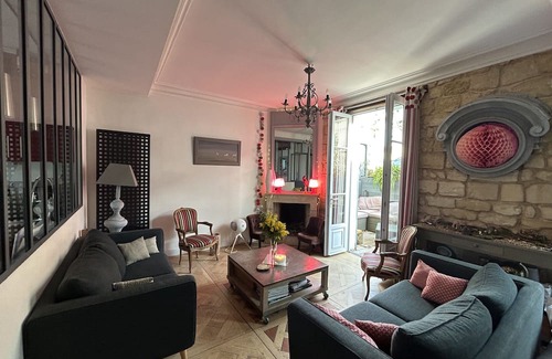 Asnieres-sur-Seine House | Proche des Sites Paris Jo24, Maison Calme, Barbecue et Salon de Jardin au Soleil